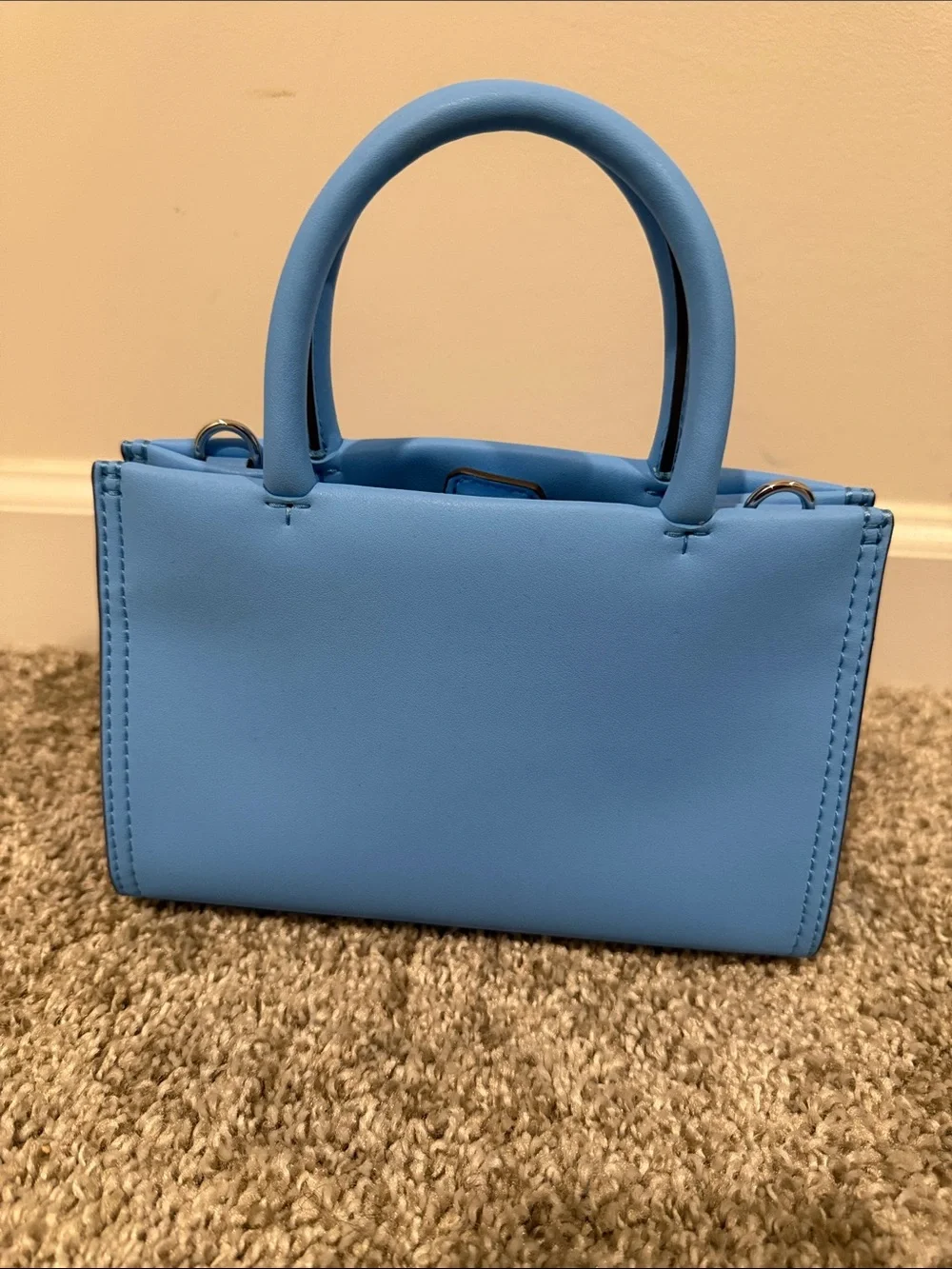 Tory Burch compact tory